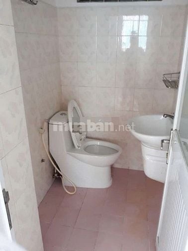 Cho thuê nhà hẻm 3m(3 gác) Lạc Long Quân, P.8, Q.T.Bình giá 14tr