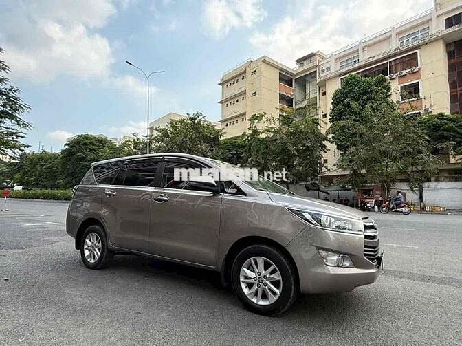 Toyota Innova 2019 2.0E - 72 km
