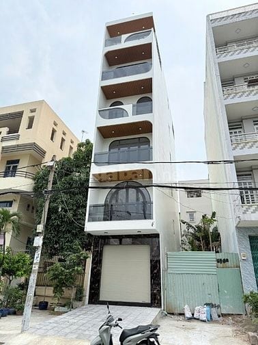 Bán nhà mới MT Song Hành, DT 4 x 17m, 5.5 tấm, 14 tỷ. có thang máy