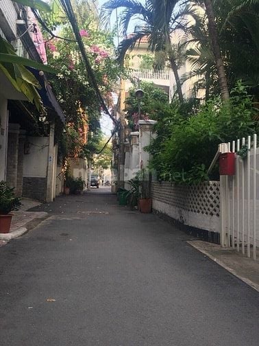 Bán biệt thự 406m2 - 39.9 tỷ - xây 2 tầng - Quốc Hương - thảo điền