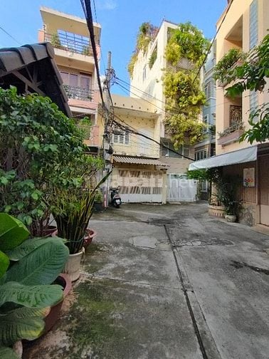 Chính chủ cho thuê nguyên lầu 1 nhà Nguyễn Hiền P.4 Quận 3