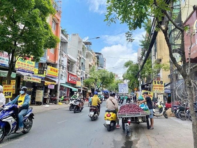 NHÀ 5 TẦNG MẶT TIỀN VẠN KIẾP - KHU ĂN UỐNG TỐI NGÀY SÁNG ĐÊM.
