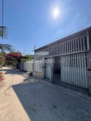 Bán gấp căn nhà ở ngay đường Lê Minh Nhựt , Củ Chi 105m2 SHR giá 780tr