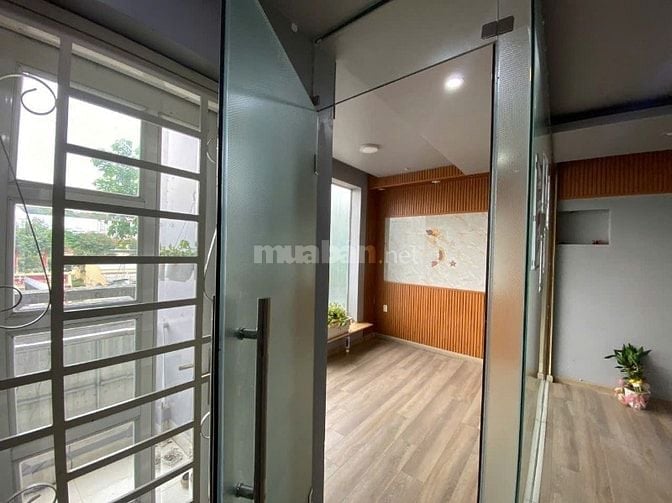 Cho thuê văn phòng mặt tiền nằm ở lầu 3, Tân Hưng, Quận 7