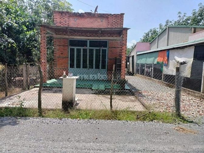 Nhà và đất. 650m2 có 10m mặt tiền. Chủ bán gấp 6xxtr