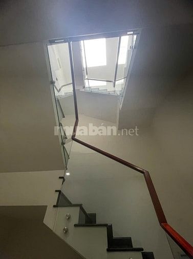 Nhà mới  HXH Nguyễn Tri Phương,P.8,Q.5. DT 4X20 , 5 tầng .Giá 24.9 tỷ