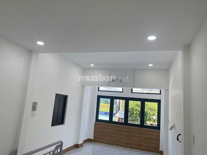 Cho thuê nhà nguyên căn 100m2 mặt tiền đường Phạm Thế Hiển, P4, Q8
