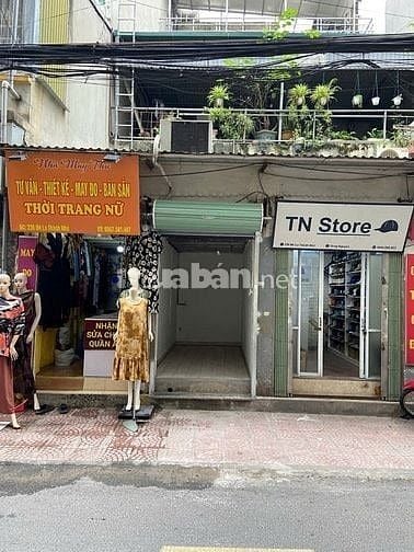 Cho thuê cửa hàng mới đẹp tại 236 Đê La Thành nhỏ, quận Đống Đa