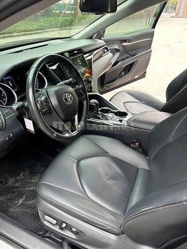 Bán camry 2020-2.0G giá 7xx xe zin