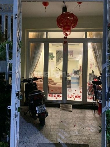 Cho thuê nhà Cầu Xéo, 4x17m, đúc 3,5 tấm đủ nội thất vị trí gần Gò Dầu