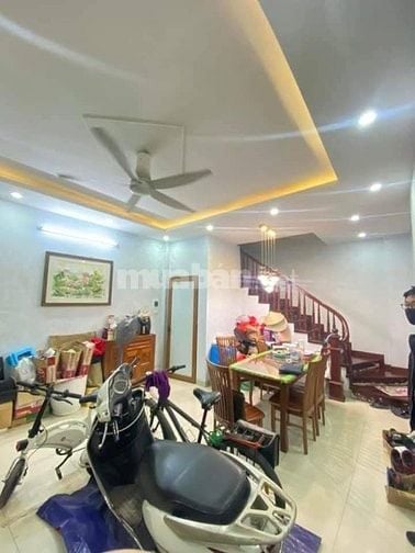 LÔ GÓC NGÕ THÔNG ĐÀO TẤN BA ĐÌNH NHÀ DÂN XÂY 35M ' 5T , NHỈNH 9 TỶ
