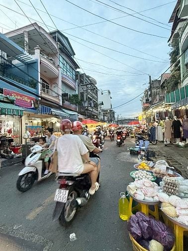 MẶT TIỀN BÙI MINH TRỰC Q 8, NGAY CHỢ KINH DOANH, DT 65M2 3 TẦNG. LỀ 5M