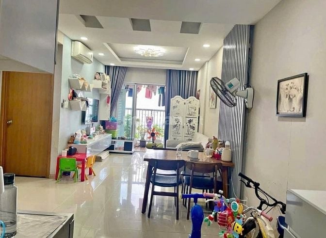 Giá 12tr/th, Chung cư Carillon 1, Hoàng Hoa Thám, P13, TB, 70m2, 2PN.