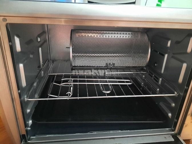 Lò nướng hiệu Electrolux còn mới