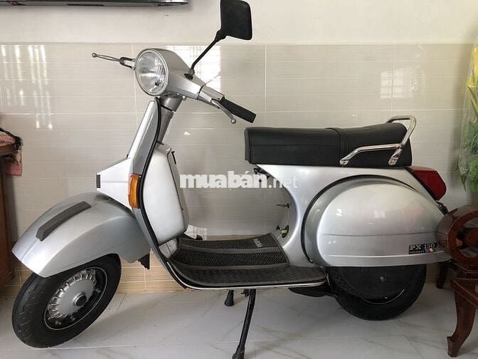 Cần bán xe Vespa Ý(Px1995) màu xám như hình.