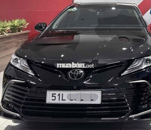 Toyota Camry 2025 2.5Q - 8000 km