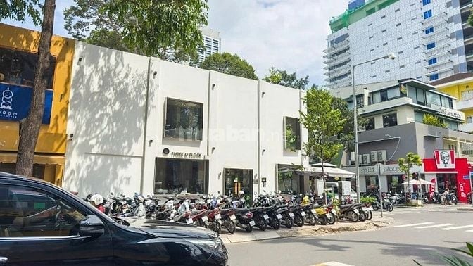 🍰 CHO THUÊ GÓC 2 MẶT TIỀN 𝐓𝐇𝐑𝐄𝐄 𝐎'𝐂𝐋𝐎𝐂𝐊 - QUẬN 3