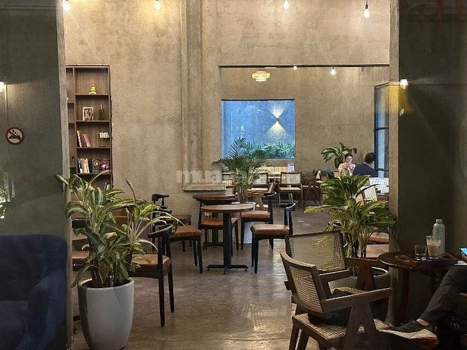  Cần vài bạn đứng quầy bán đồ uống, partime/fulltime.Hỗ trợ xoay ca 