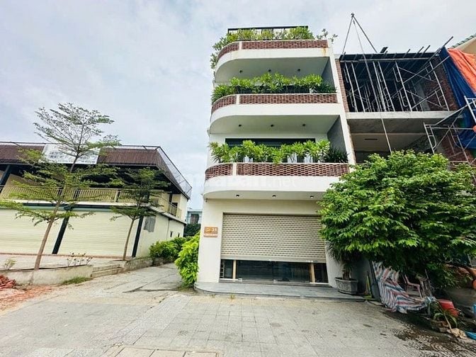 TOÀ CĂN HỘ 5 TẦNG – VIEW BIỂN – CÓ HỒ BƠI & THANG MÁY – GÓC 3 MẶT TIỀN