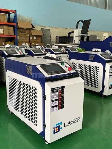 Máy cắt laser cầm tay ( làm lạnh bằng nước )