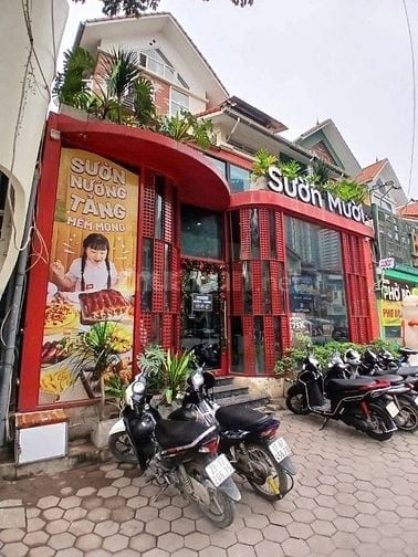 Biệt thự mặt phố gần Phùng Hưng - Hoàn Kiếm 400m2 - mt 30m - 7500 usd 