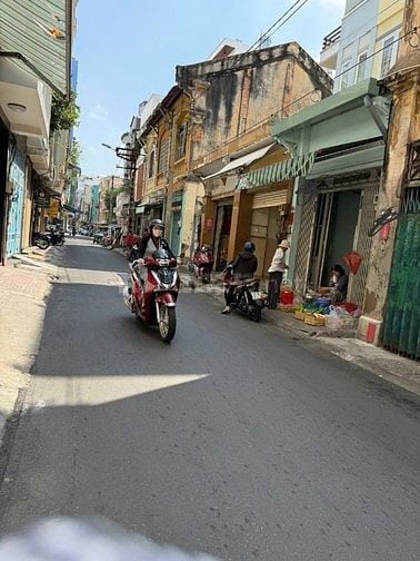 Giảm 2T Mặt tiền Quận 5 sát ĐHYD DT 53m2 nở hậu công nhận đủ, lề 2m. 