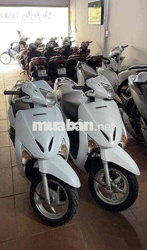 Sẵn 2 chiếc xe tay ga , Lead trắng 2011 và 2010 !!