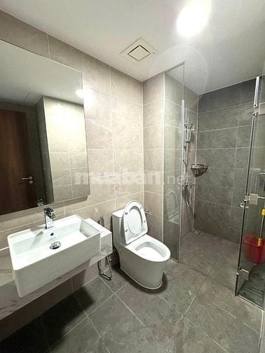 Cao ốc Phú Nhuận, Hoàng Minh Giám, PN: 2p ngủ, 2wc, full nt, 17tr/th