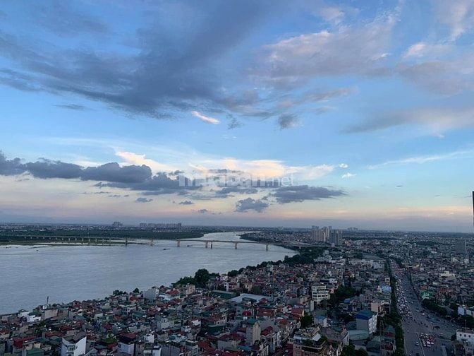 Chính chủ: Cho thuê căn hộ 2PN tầng cao view sông Hồng