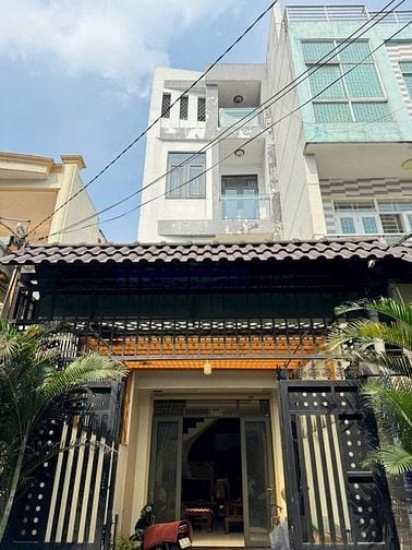 Bán nhà ngay Emart Phan Văn Trị, Bình Thạnh giá 2Tỷ990 - DT: 72m2