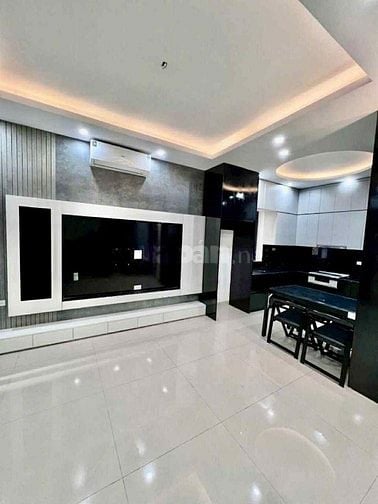 SIÊU HIẾM NHÀ ĐẦU PHỐ NVC - BỒ ĐỀ - MẶT TIỀN 6.7M - Ô TÔ 10M - 10.3 TỶ