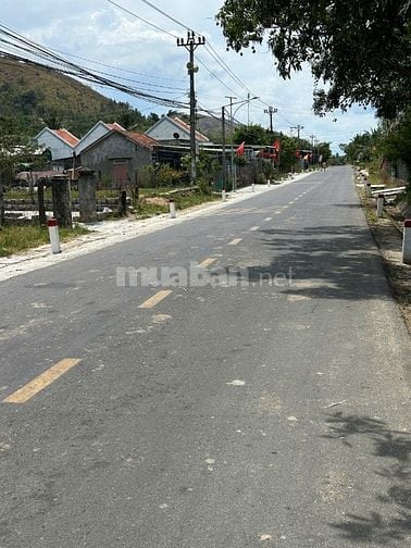 Thửa đất diện tích 875,6 m2 tại Thôn Xuân Ninh, Xã Xuân Sơn, Huyện Vạn