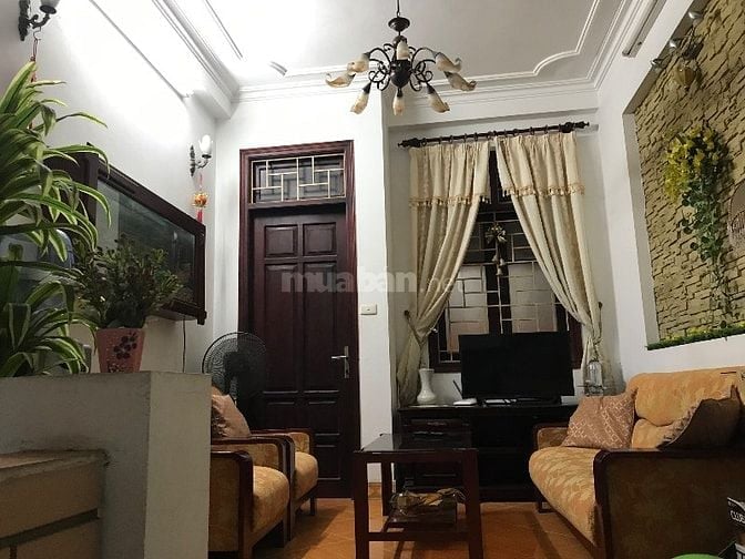 Bán nhà 5 tầng+1 tum.Đầy đủ đồ,nội thất, nhà đẹp.Khu dân trí cao. 10m 