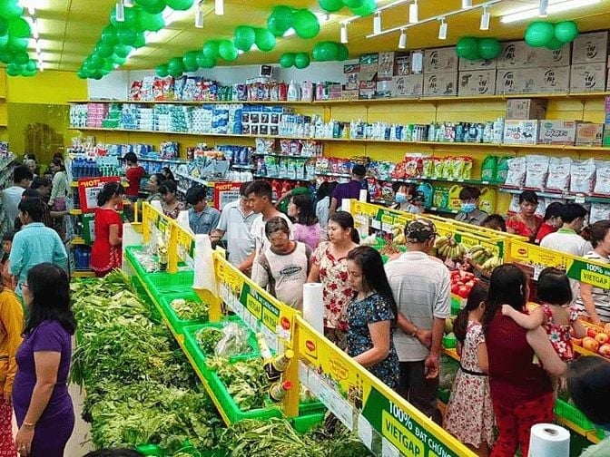 Cửa hàng ưu tiên trung tuổi 18- 65 bán hàng, tạp vụ, bảo vệ dịp hè