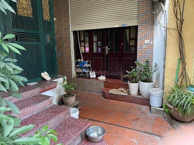 CHO THUÊ NHÀ  tầng 1 phố Hội Vũ, phường Hàng Bông, DT 32m2 có gác lửng
