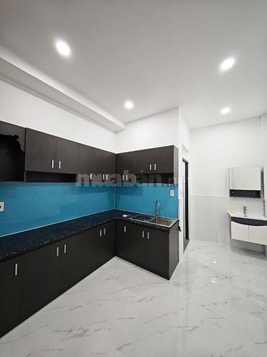 Nhà Mới Ở Ngay Trệt 2Lầu 4PN LBThăng Q11 HẠ GIÁ BÁN GẤP 