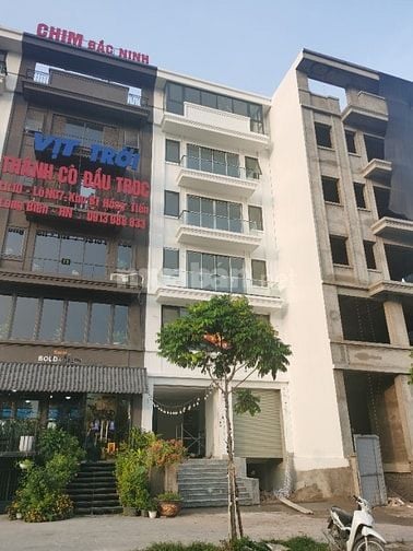 Cho thuê BT LK MP Hồng Tiến, 130m2, MT 7m, xây 80m2 x 6t, 1 hầm, thông