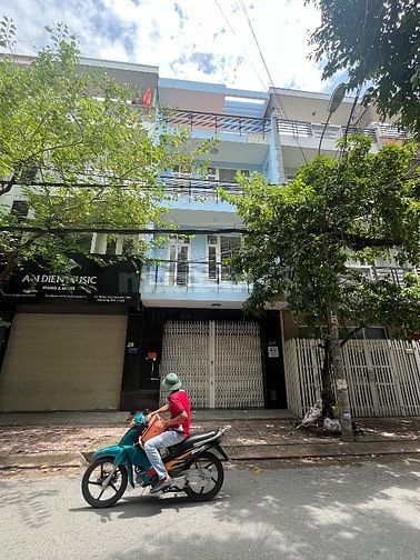 Nhà đường số 5 Phạm Hùng. DT 5x15m 1 trệt 2 lầu ST