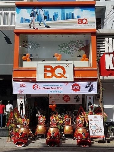 Mặt bằng kinh doanh phố Chùa Bộc, Phố sầm uất ngày và đêm