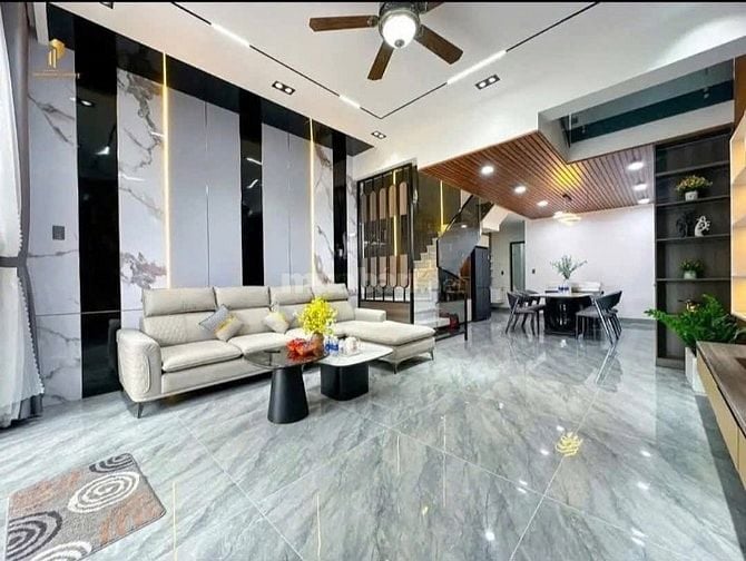 Qua Đức định cư với con bán nhà Phó Đức Chính,Bình Thạnh. Gần chợ