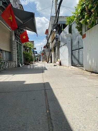 BÁN CĂN NHÀ HẺM HƯƠNG QUÊ. SAU LIWNG CÔNG AN XÃ BÌNH HƯNG.