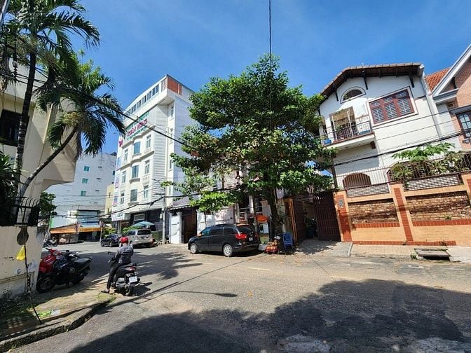 Cần cho thuê nhà 780/16 Sư Vạn Hạnh gần Vạn Hạnh Mall, hẻm xe tải 8m
