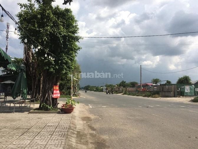 Cần bán biệt thự có hầm đs 34 Tên lữa cách TTTM vài bước chân 10x20m