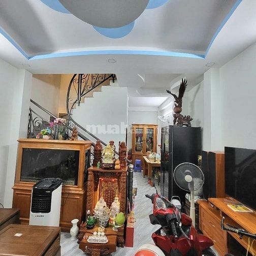 Bán Nhà Riêng 3 Lầu ,Ngang Rộng 9m Nở Hậu ,Đ.Huỳnh Tấn Phát Q.7