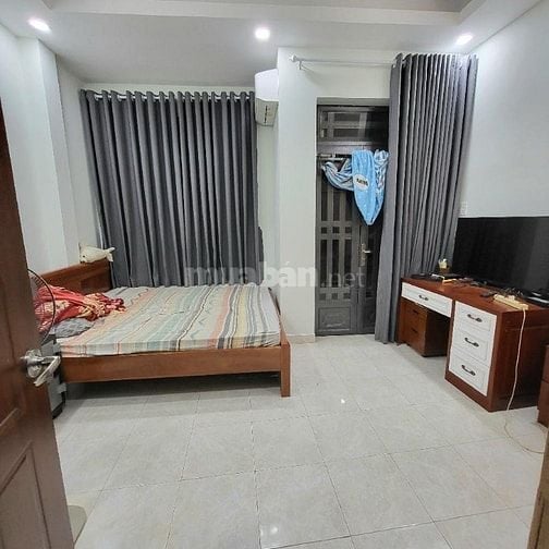Bán Nhà Riêng 3 Lầu ,Ngang Rộng 9m Nở Hậu ,Đ.Huỳnh Tấn Phát Q.7