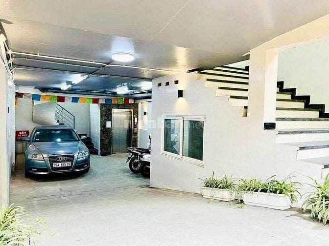 BÁN NHÀ PHỐ VÕNG THỊ – VỊ TRÍ ĐẸP NHẤT PHỐ – 10 TẦNG THANG MÁY GIÁ 52 