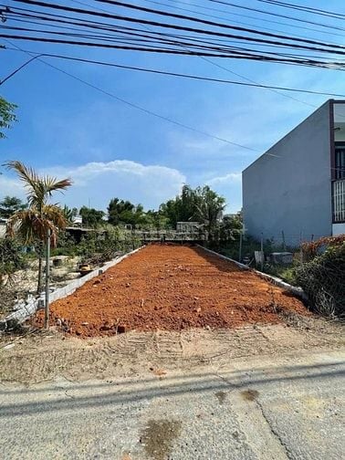 Bán gấp lô đất full thổ cư mt Ngã Tư Tân Quy Củ Chi diện tích 182m2 sh