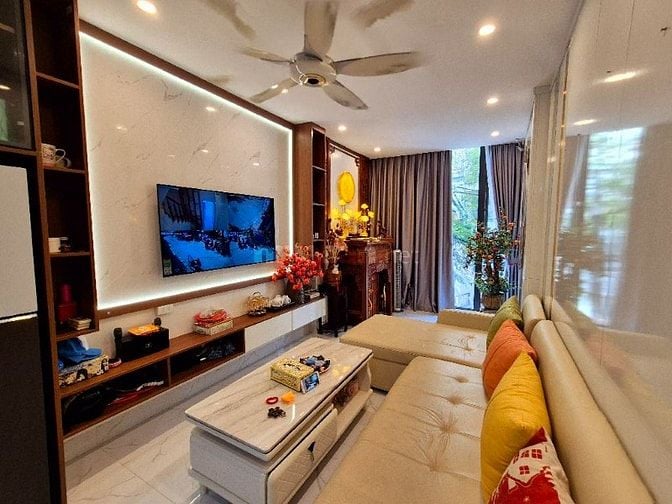Bán nhà phố Trung Kính - 5 tầng - ô tô đỗ ngày đêm - kinh doanh đỉnh 