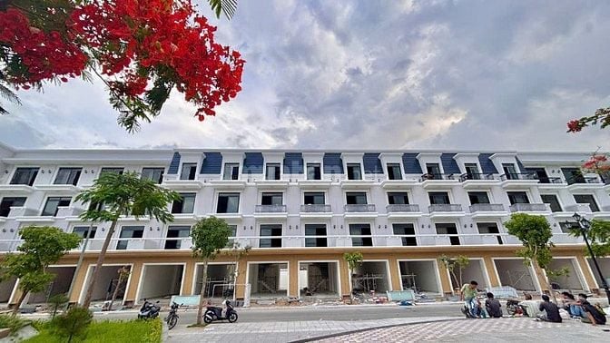 Bán Nhà Phố trung tâm khu K2 Phan Rang, sát Biển, đối diện công viên.