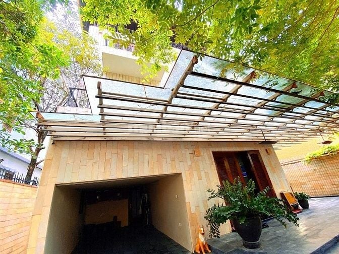 Bán biệt thự lô góc Lão Thành Cách Mạng, Dt 160m2, mt 9m đường 18m. 